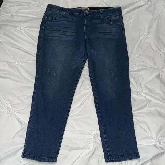 Democracy Jeans - Picture 3 of 3